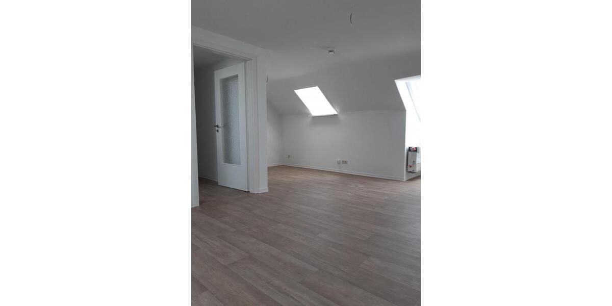 Dachgeschoßwohnung Dessau-Roßlau Dessau - 1 Zimmer, 28 m&sup2;, 225&euro; | Angebot:26461263
