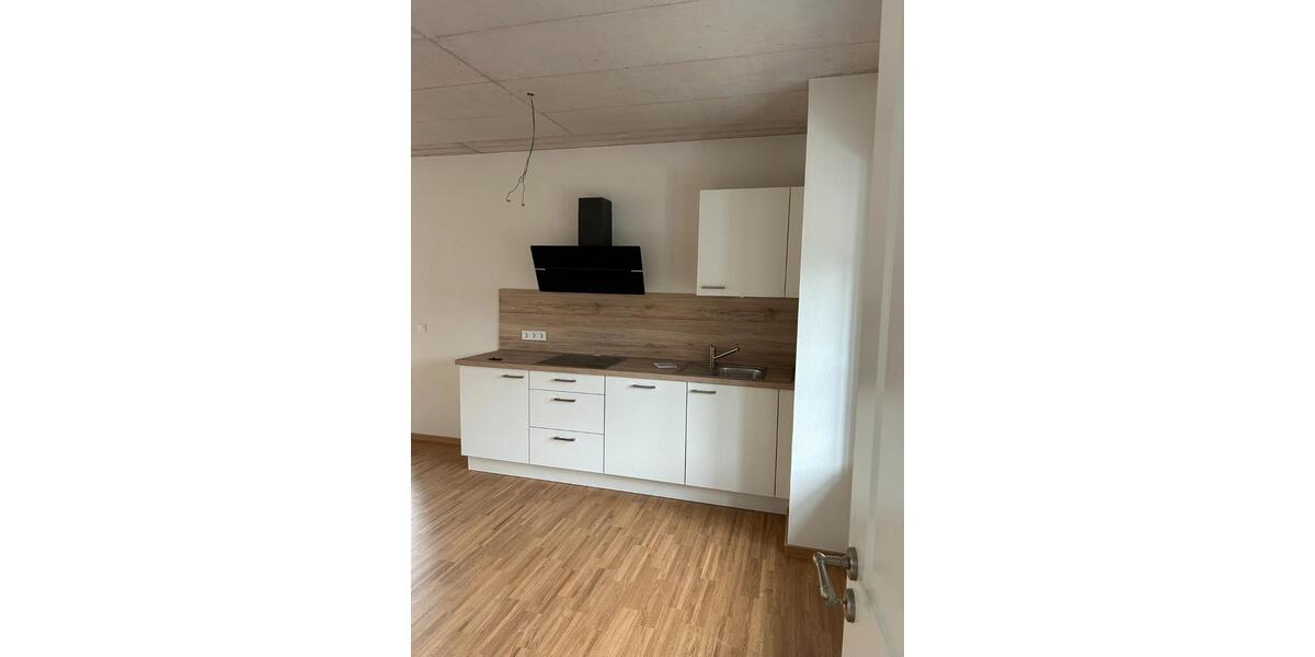 Etagenwohnung Rittersdorf - 4 Zimmer, 130 m&sup2;, 1.250&euro; | Angebot:26057950