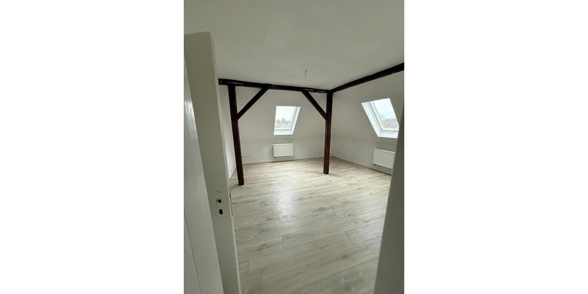 Dachgeschoßwohnung Schleswig - 3 Zimmer, 100 m&sup2;, 750&euro; | Angebot:25974186