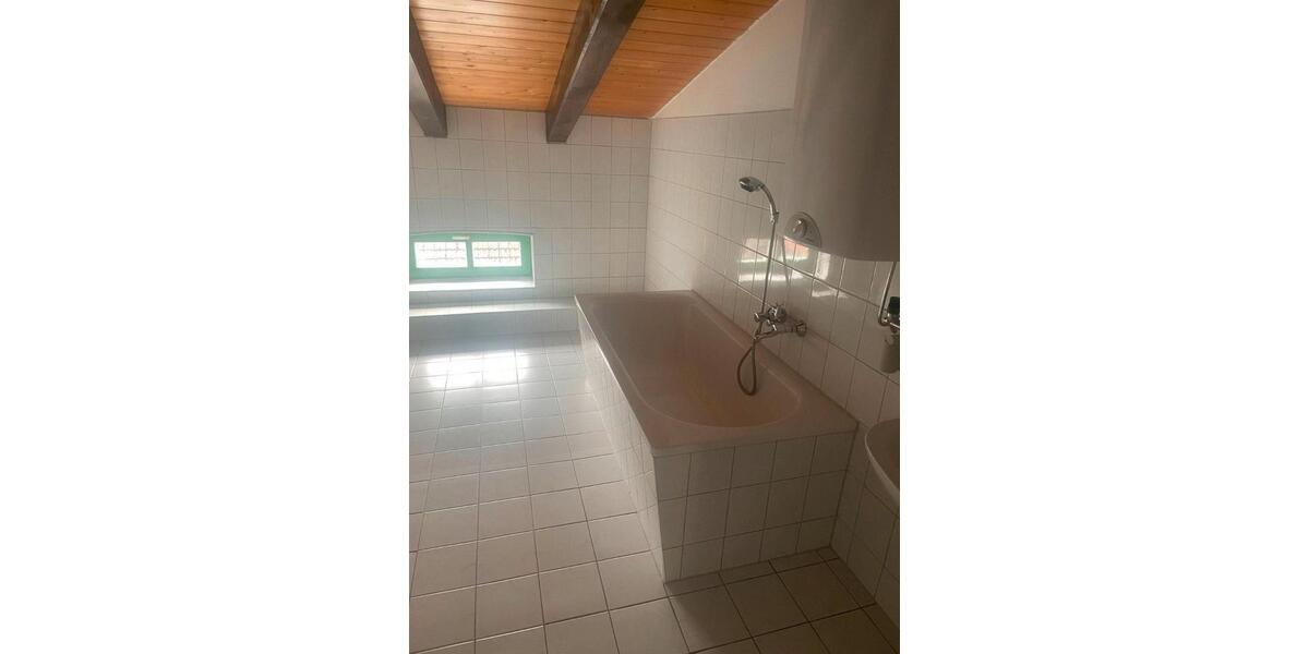 Dachgeschoßwohnung Krakow am See - 3 Zimmer, 62 m&sup2;, 470&euro; | Angebot:26381216