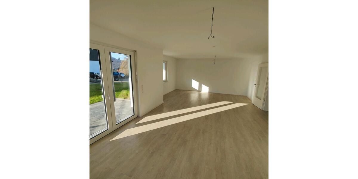 Erdgeschoßwohnung Porta Westfalica - 4 Zimmer, 111 m&sup2;, 1.200&euro; | Angebot:26248835