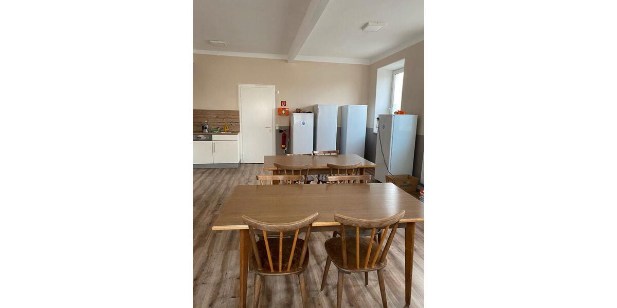 Wohnen auf Zeit Burgheim - 10 Zimmer, 20 m&sup2;, 16&euro; | Angebot:25653924