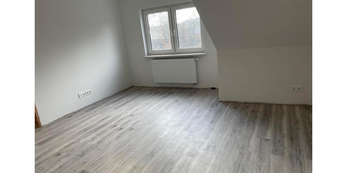 Dachgeschoßwohnung Neubrandenburg Datzeberg - 3 Zimmer, 68 m&sup2;, 648&euro; | Angebot:26535003