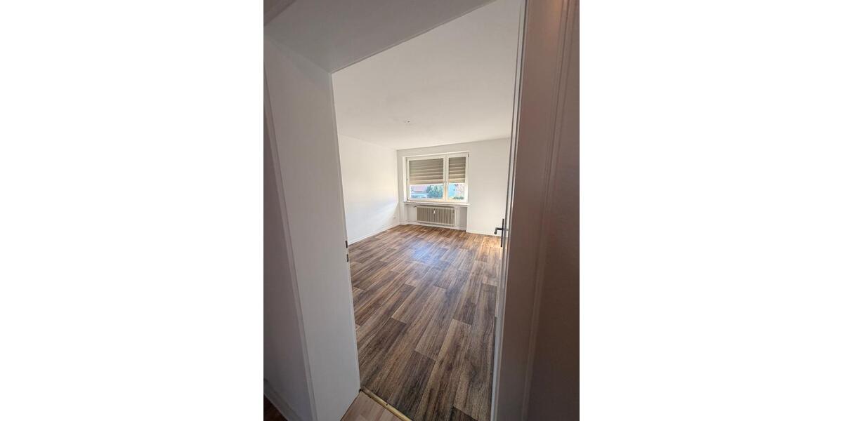 Etagenwohnung Hildesheim Bockfeld - 6 Zimmer, 160 m&sup2;, 1.280&euro; | Angebot:25216439