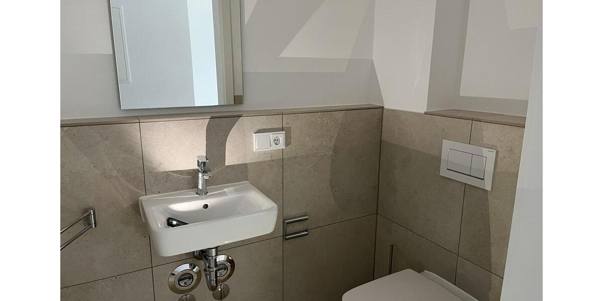 Dachgeschoßwohnung Wiesbaden Mainz-Kastel - 2 Zimmer, 83 m&sup2;, 1.450&euro; | Angebot:24849717