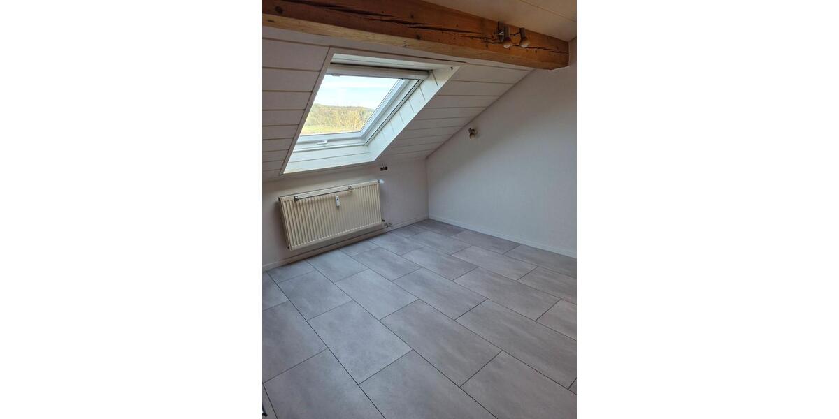 Dachgeschoßwohnung Biebergemünd - 3.5 Zimmer, 110 m&sup2;, 880&euro; | Angebot:26400684