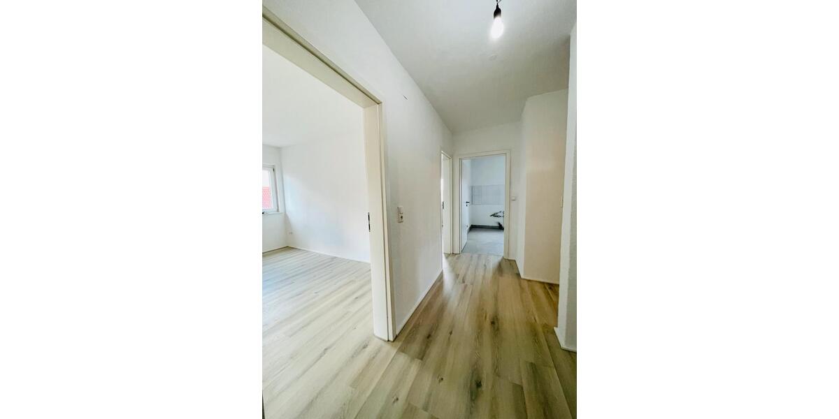 Dachgeschoßwohnung Trossingen - 4.5 Zimmer, 100 m&sup2;, 900&euro; | Angebot:23595540
