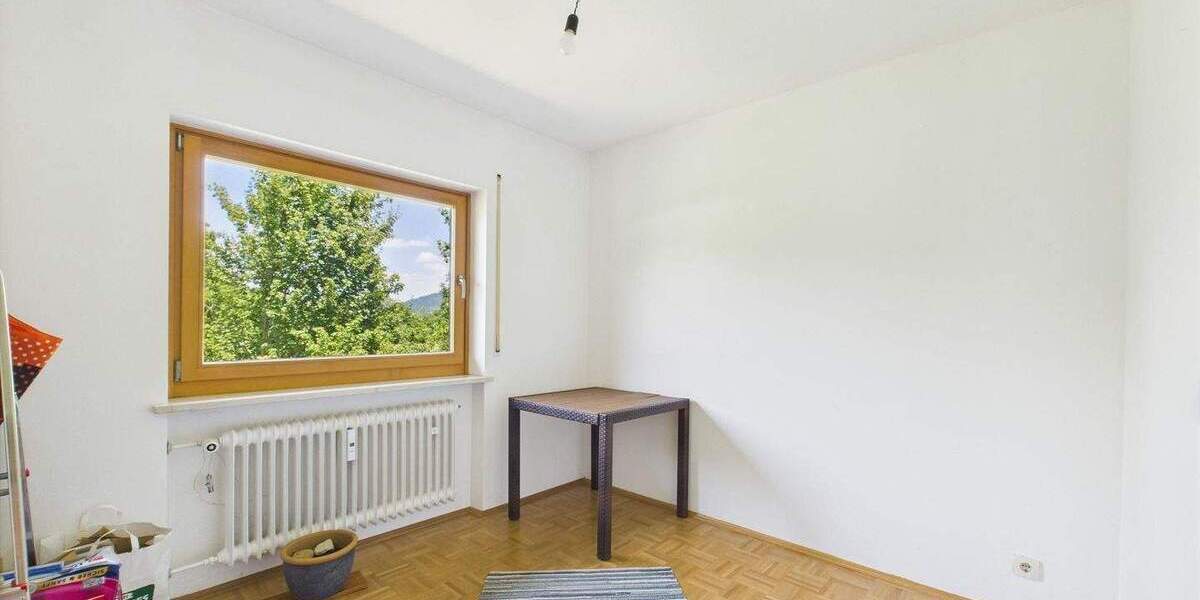 Etagenwohnung Bad Wiessee - 3 Zimmer, 75 m&sup2;, 1.200&euro; | Angebot:25708184