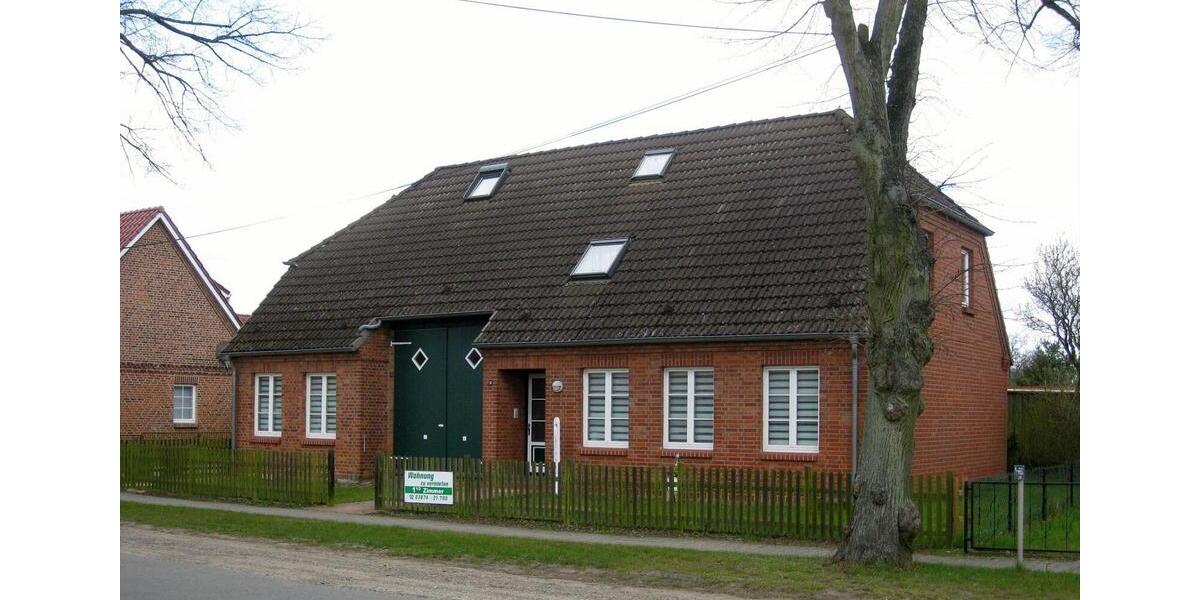 Dachgeschoßwohnung Ludwigslust - 2 Zimmer, 53 m&sup2;, 380&euro; | Angebot:24870221