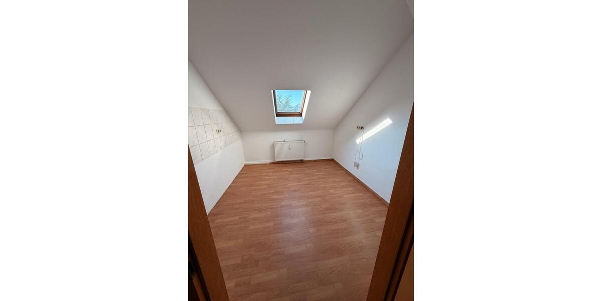 Dachgeschoßwohnung Arnstadt - 4 Zimmer, 65 m&sup2;, 520&euro; | Angebot:24613162