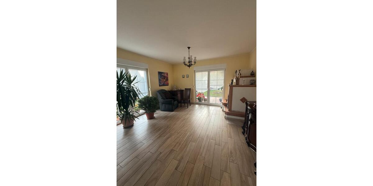 Haus mit Garten und Pool zur Miete 4 zimmer