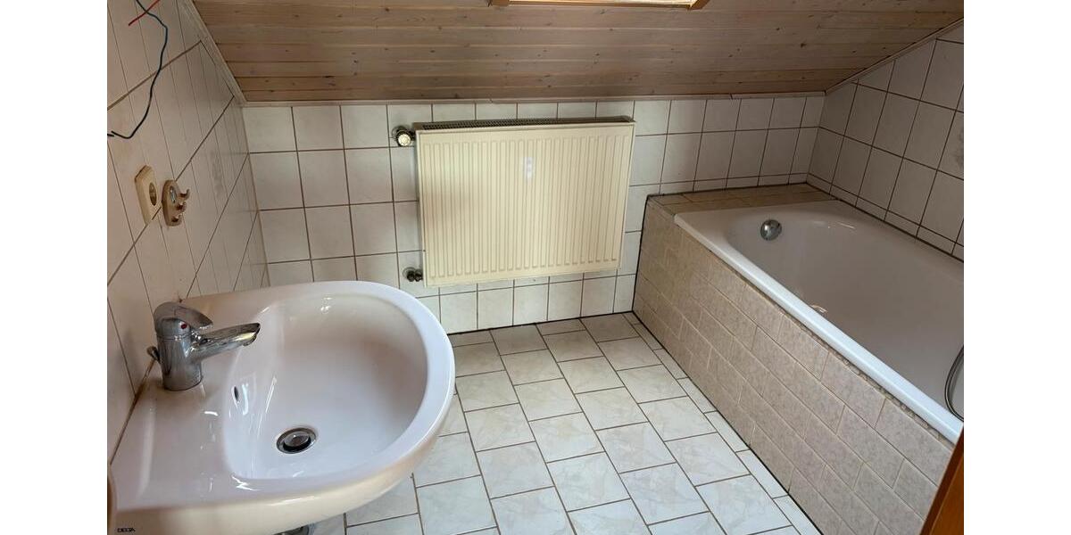 Dachgeschoßwohnung Ellingen - 2.5 Zimmer, 55 m&sup2;, 385&euro; | Angebot:26322569