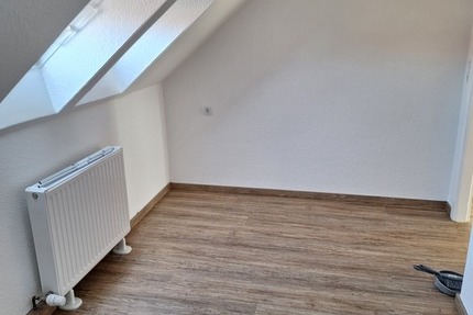 Dachgeschosswohnung zu vermieten 2 zimmer