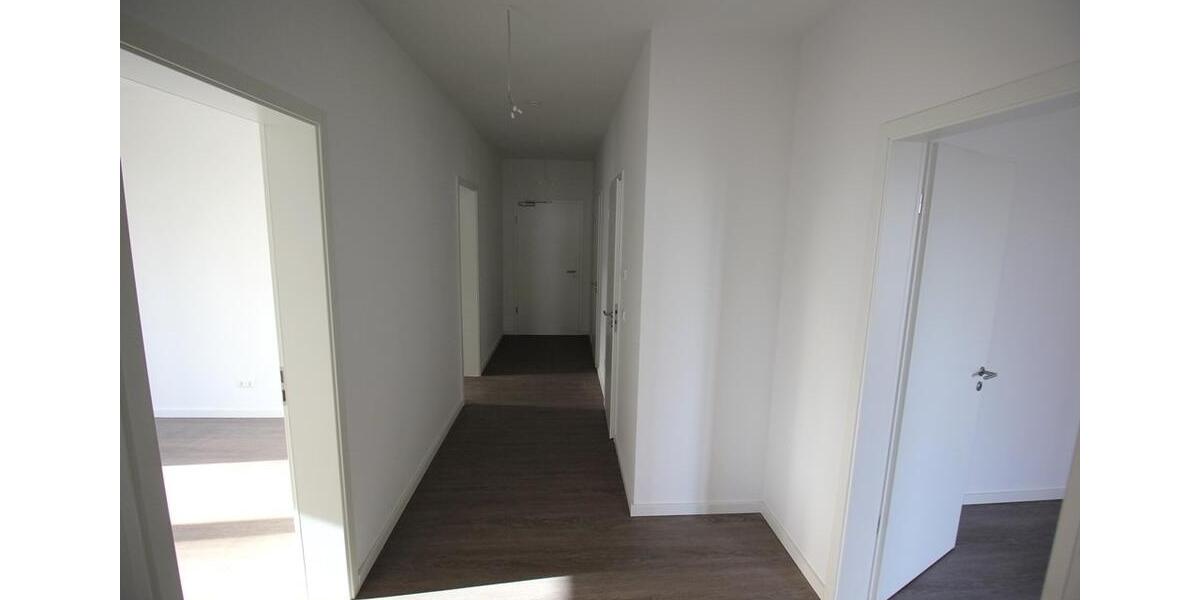 Erdgeschoßwohnung Schwerin Altstadt - 3 Zimmer, 110 m&sup2;, 1.650&euro; | Angebot:24495567