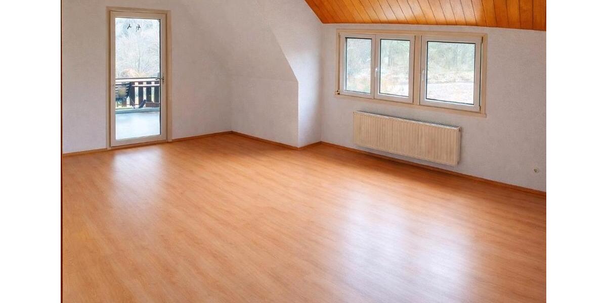 Dachgeschoßwohnung Bad Endbach - 3 Zimmer, 97 m&sup2;, 836&euro; | Angebot:25634108