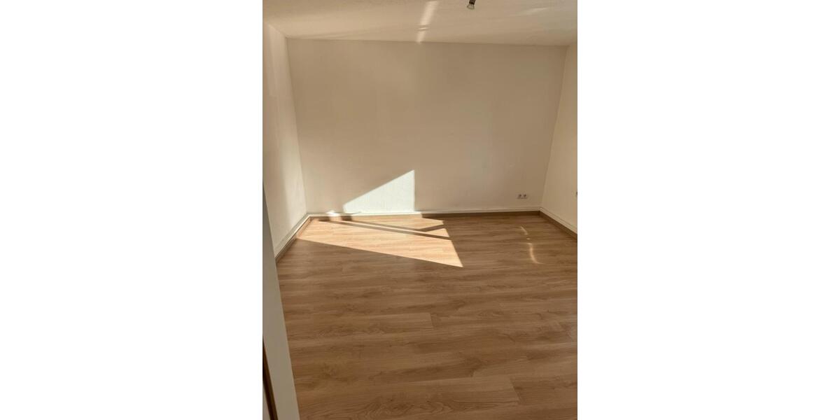 Etagenwohnung Querfurt - 3 Zimmer, 62 m&sup2;, 425&euro; | Angebot:26635225