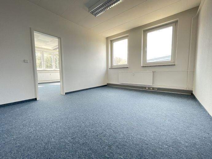 Gewerbeobjekt Niederwiesa - 2 Zimmer, 45 m&sup2;, 177&euro; | Angebot:25728458