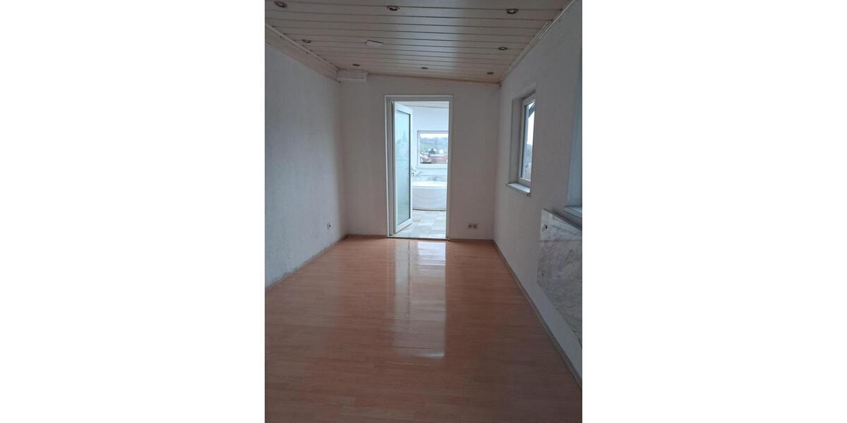 Etagenwohnung Bruck in der Oberpfalz - 5 Zimmer, 138 m&sup2;, 780&euro; | Angebot:26252367