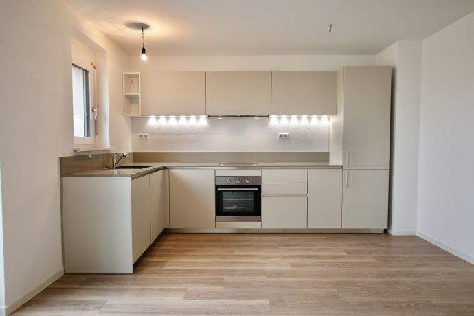 Moderne 3.5-ZWG mit Loggia & Einbauküche