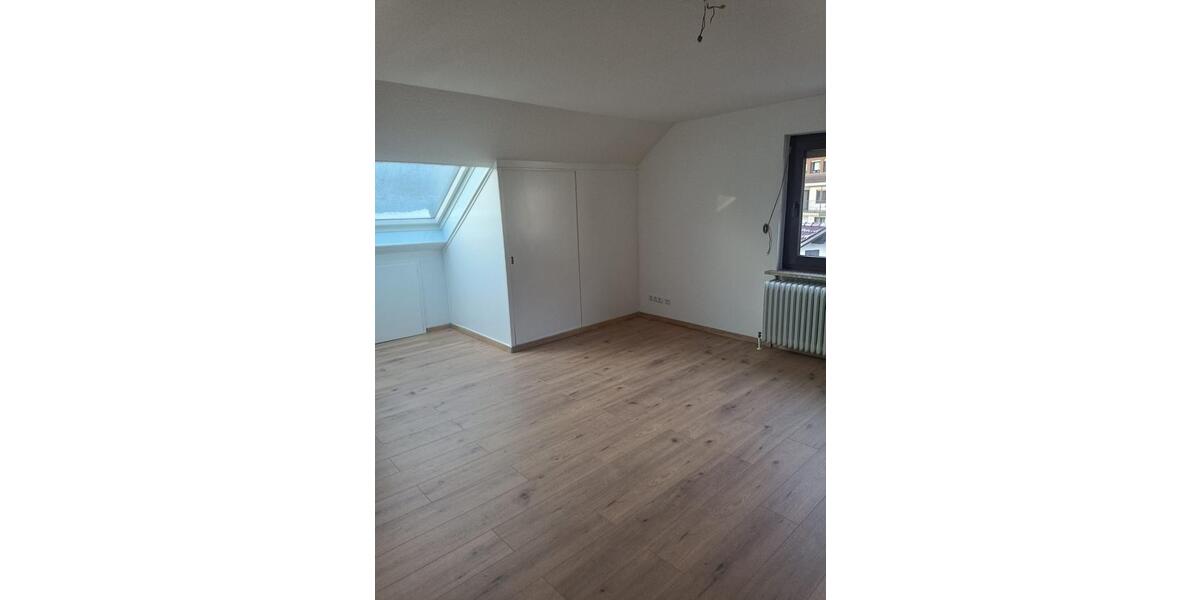 Dachgeschoßwohnung Heidenrod - 3 Zimmer, 90 m&sup2;, 700&euro; | Angebot:26537437