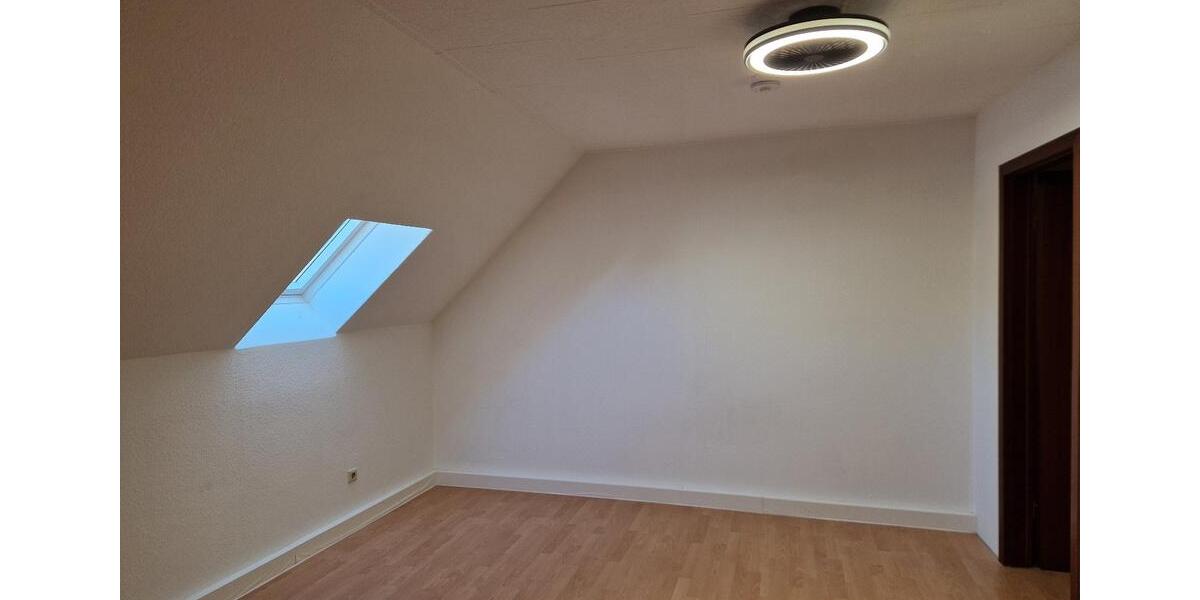 Dachgeschoßwohnung Edenkoben - 2.5 Zimmer, 56 m&sup2;, 690&euro; | Angebot:26561358