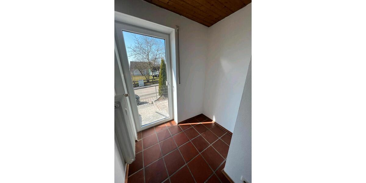 Hochparterre Bruckberg - 5 Zimmer, 120 m&sup2;, 1.200&euro; | Angebot:26444208