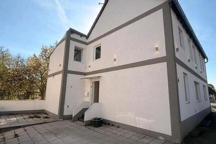 Haus Eschershausen - 7 Zimmer, 160 m&sup2;, 1.400&euro; | Angebot:26302712