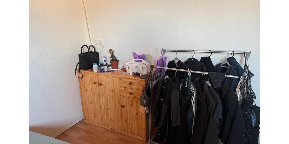 Wohnen auf Zeit Marburg - 6 Zimmer, 15 m&sup2;, 500&euro; | Angebot:26671360
