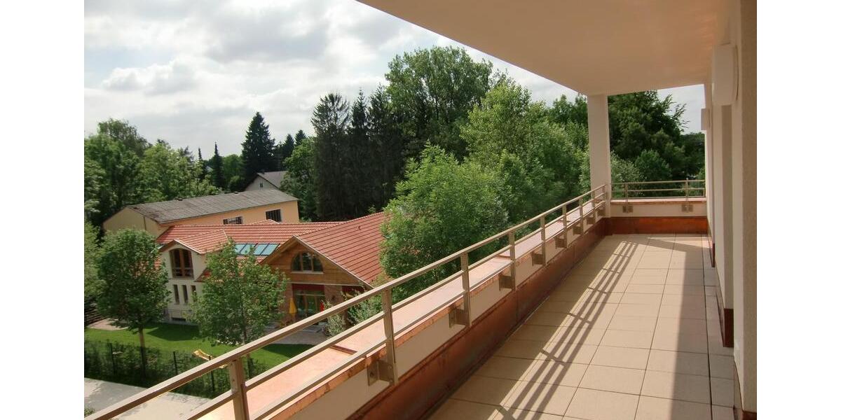 Etagenwohnung München Bogenhausen - 4 Zimmer, 113 m&sup2;, 2.600&euro; | Angebot:24845038