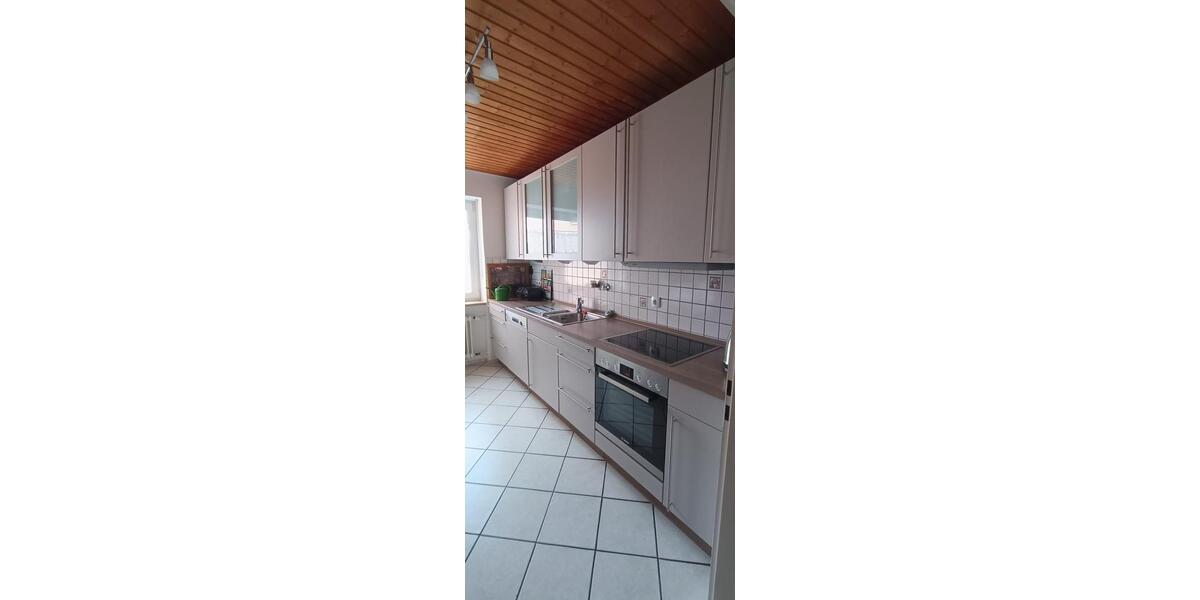 Etagenwohnung Neutraubling - 3 Zimmer, 74 m&sup2;, 850&euro; | Angebot:26232121