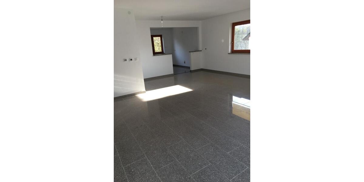 Etagenwohnung Saarbrücken Ensheim - 4 Zimmer, 105 m&sup2;, 850&euro; | Angebot:26225918