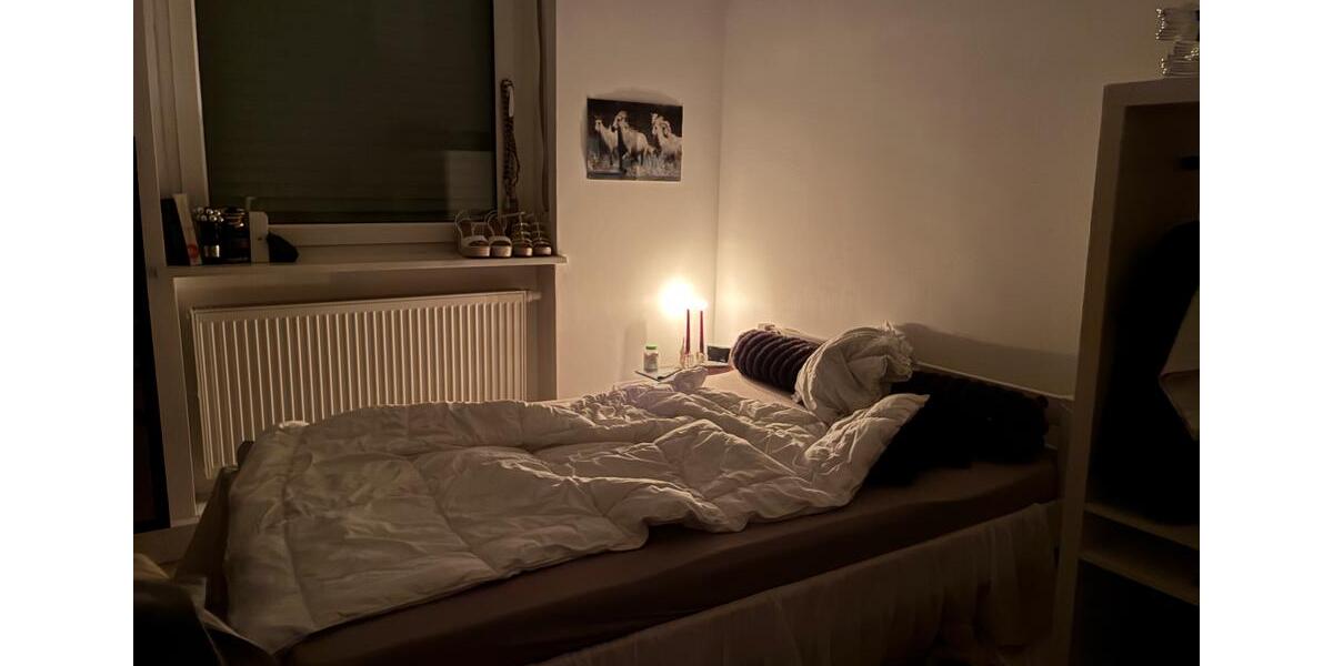 One bedroom in a shared-apartment 5 zimmer