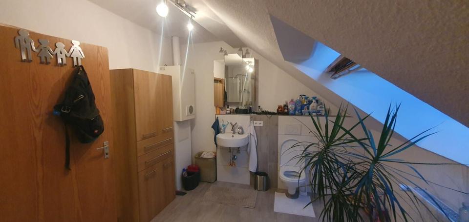 Dachgeschoßwohnung Annweiler am Trifels - 4 Zimmer, 94 m&sup2;, 950&euro; | Angebot:25767958