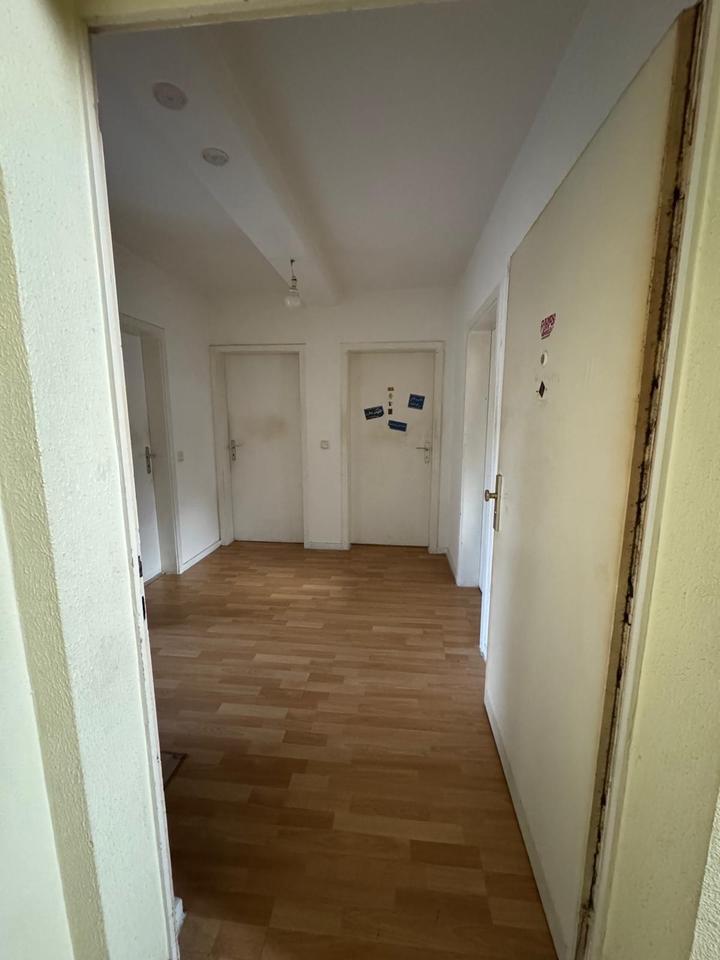 3 Zimmer Wohnung voll möbliert.
