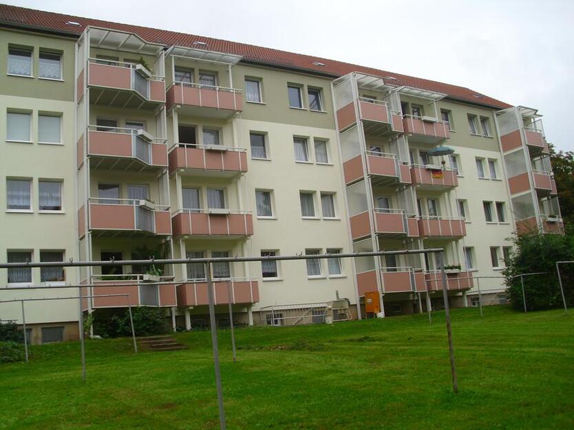 schöne helle möblierte Wohnung mit Balkon zimmer