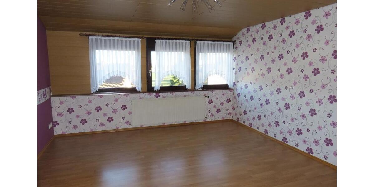 Dachgeschoßwohnung Blieskastel - 2 Zimmer, 99 m&sup2;, 900&euro; | Angebot:25598973