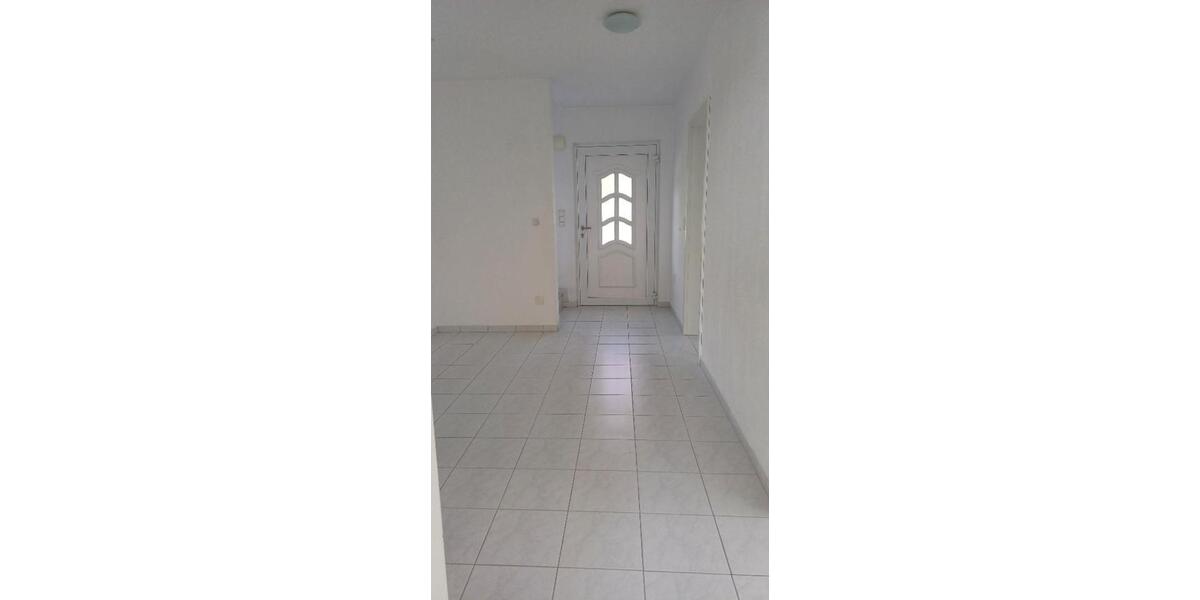 Wohnen im Grünen: Haus mit Garten & Garage 4 zimmer