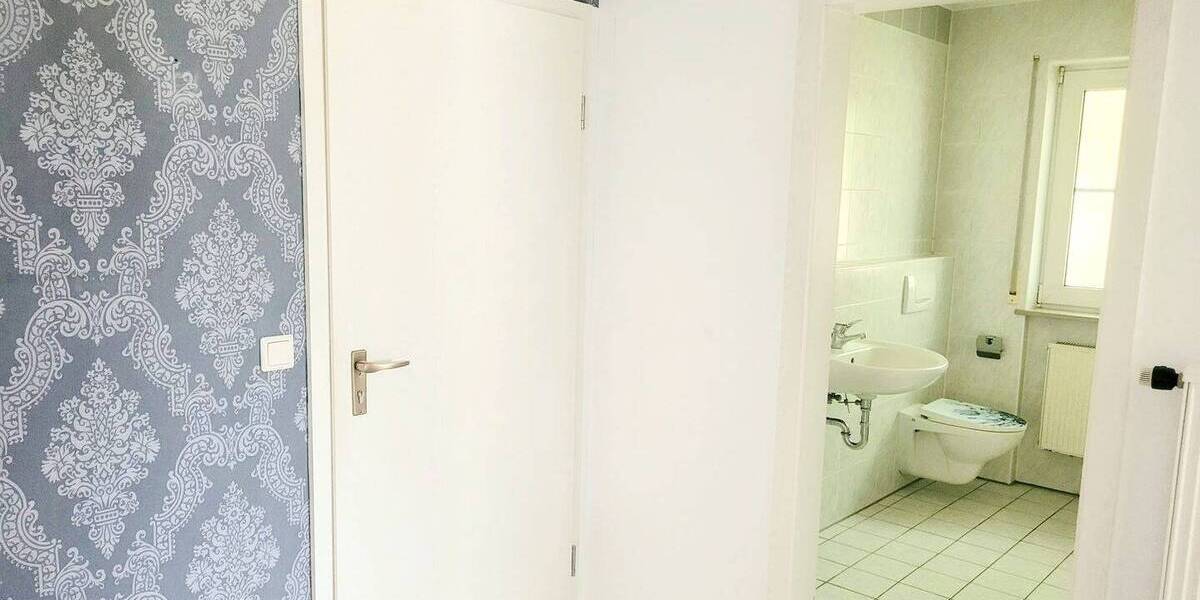 Etagenwohnung Hildburghausen - 2 Zimmer, 66 m&sup2;, 500&euro; | Angebot:25679323