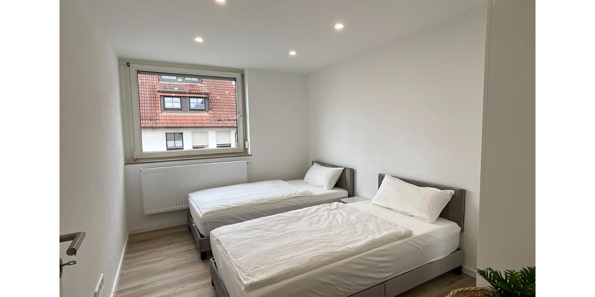 Wohnen auf Zeit Sindelfingen - 4 Zimmer, 100 m&sup2;, 2.550&euro; | Angebot:26444388