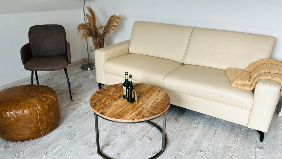 Dachgeschoßwohnung Schülldorf - 3 Zimmer, 75 m&sup2;, 1.200&euro; | Angebot:24862271