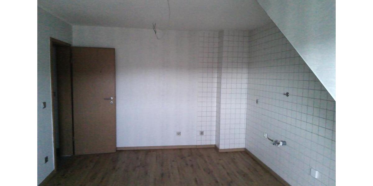 Dachgeschoßwohnung Quierschied - 4 Zimmer, 100 m&sup2;, 620&euro; | Angebot:25639253