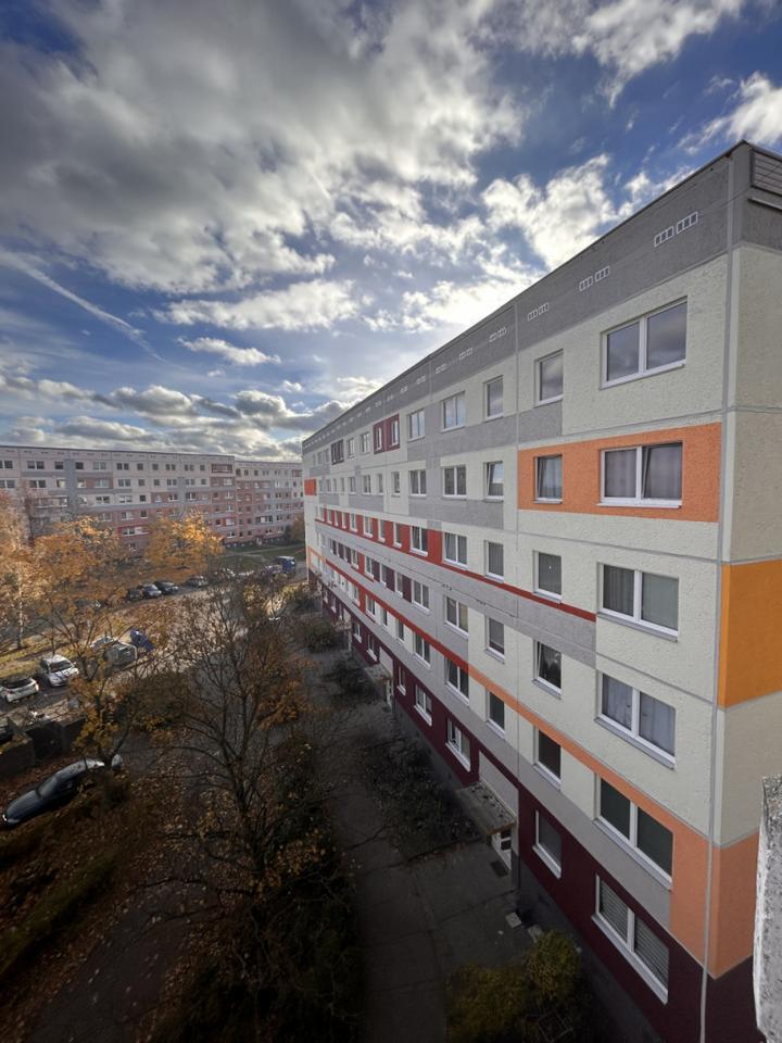 2 Zimmer mit Balkon ganz oben