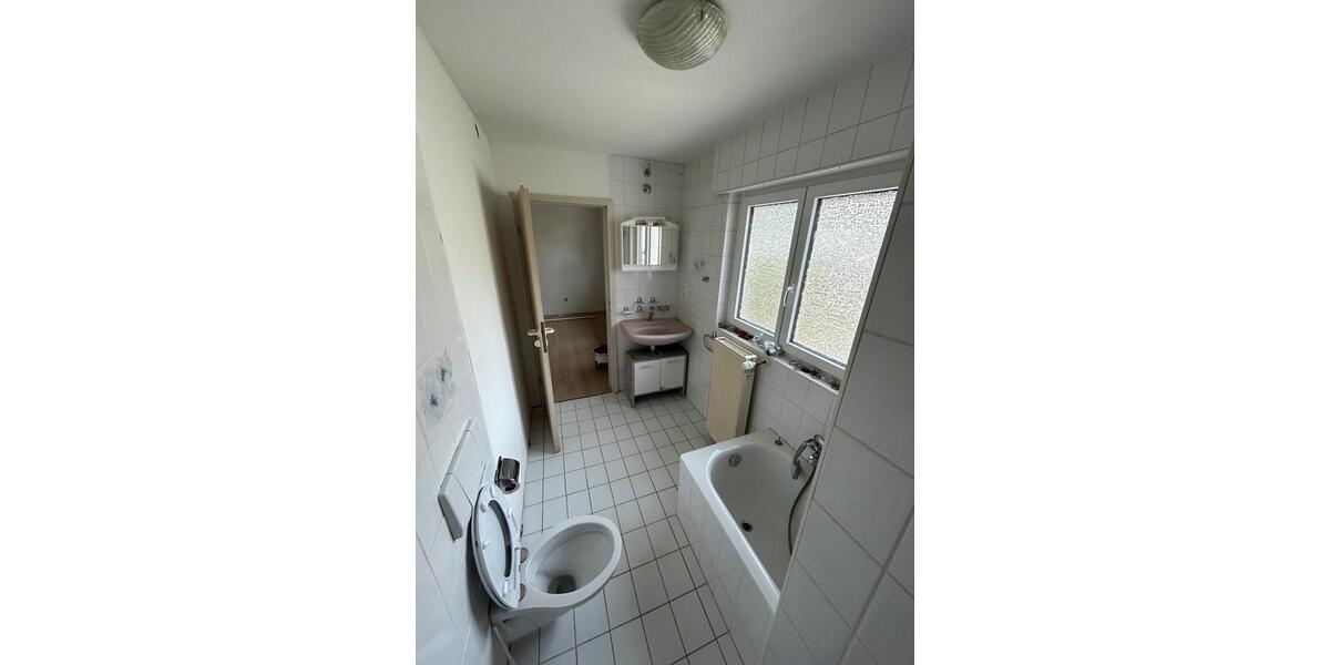 Etagenwohnung Backnang - 3.5 Zimmer, 75 m&sup2;, 1.250&euro; | Angebot:26610999