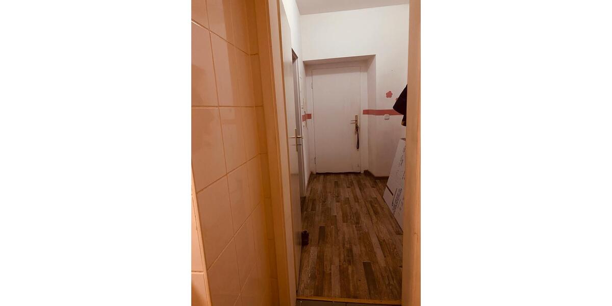 Etagenwohnung Eisenberg - 1 Zimmer, 60 m&sup2;, 350&euro; | Angebot:26134113