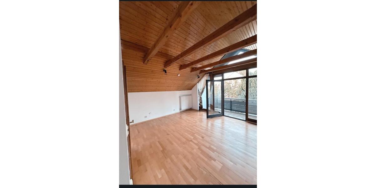 Dachgeschoßwohnung Neuburg an der Donau - 4 Zimmer, 100 m&sup2;, 1.200&euro; | Angebot:26075467