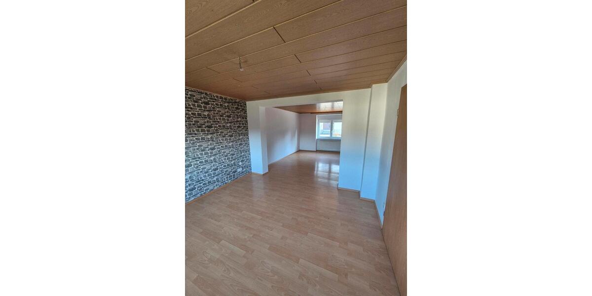 Einfamilienhaus Neuhütten - 4 Zimmer, 120 m&sup2;, 900&euro; | Angebot:25861130
