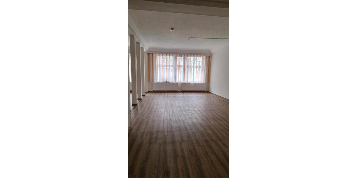 Etagenwohnung Ebersbach - 2 Zimmer, 100 m&sup2;, 700&euro; | Angebot:24235220