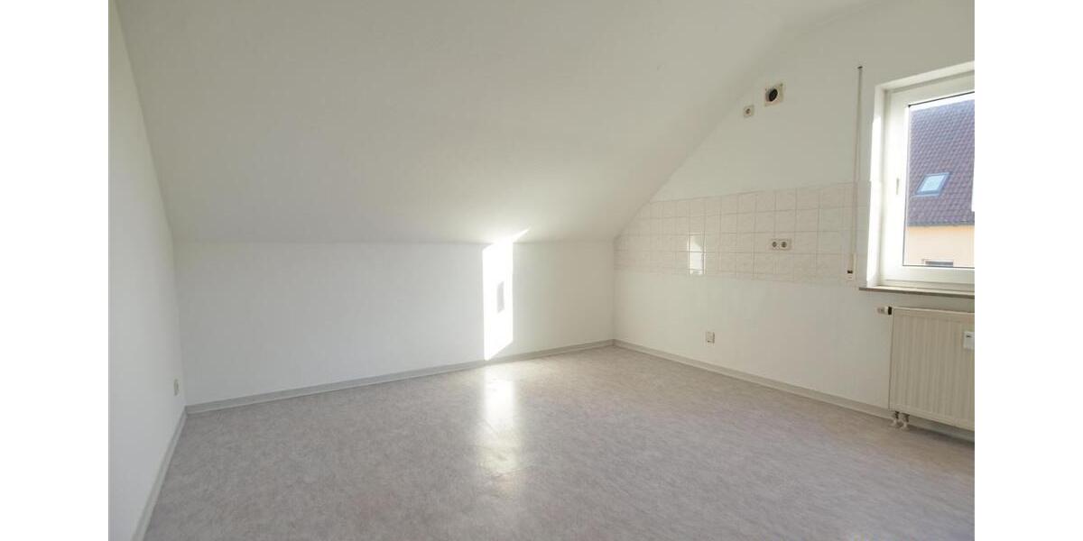 Dachgeschoßwohnung Hainichen - 3 Zimmer, 70 m&sup2;, 398&euro; | Angebot:24144480