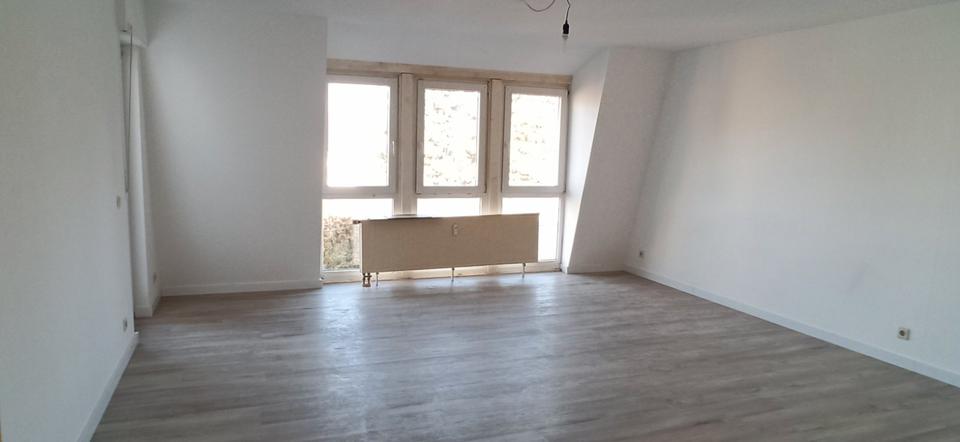 Dachgeschoßwohnung Neuwied - 3 Zimmer, 82 m&sup2;, 765&euro; | Angebot:26645357