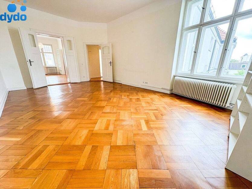 Diese charmante AltbauWohnung wartet auf Sie - jetzt bewerben und Chance nutzen + EBK und Balkon